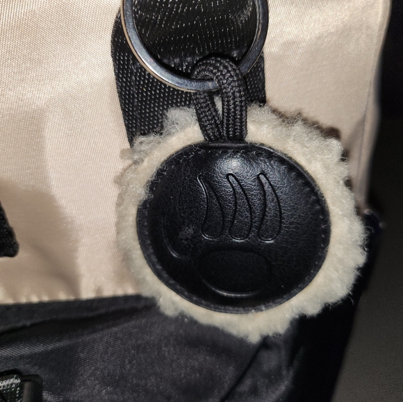 Bear Paw Laptop Bag 🎒 - Picture 3 of 4